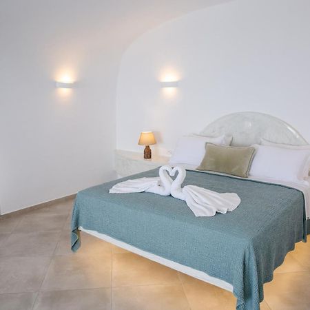Sun Angelos Oia - Luxury Cave Suites Exterior photo